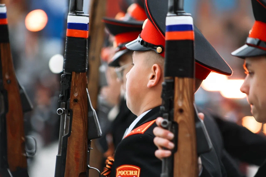 Фото: на майдане показали реконструкцию событий Великой Отечественной 