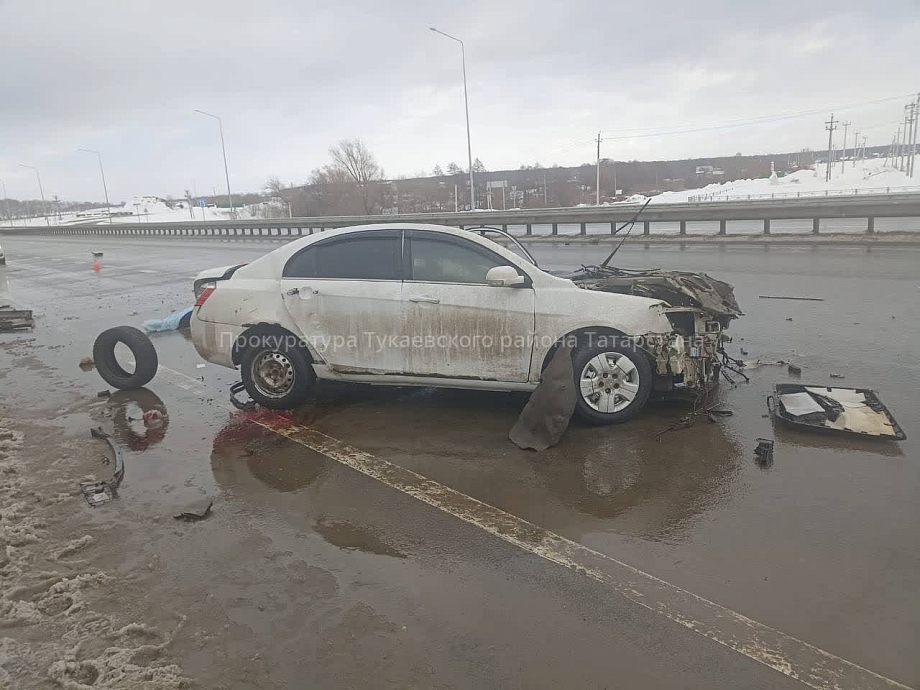 Семья из Челнов попала в смертельное ДТП в Тукаевском районе (фото)