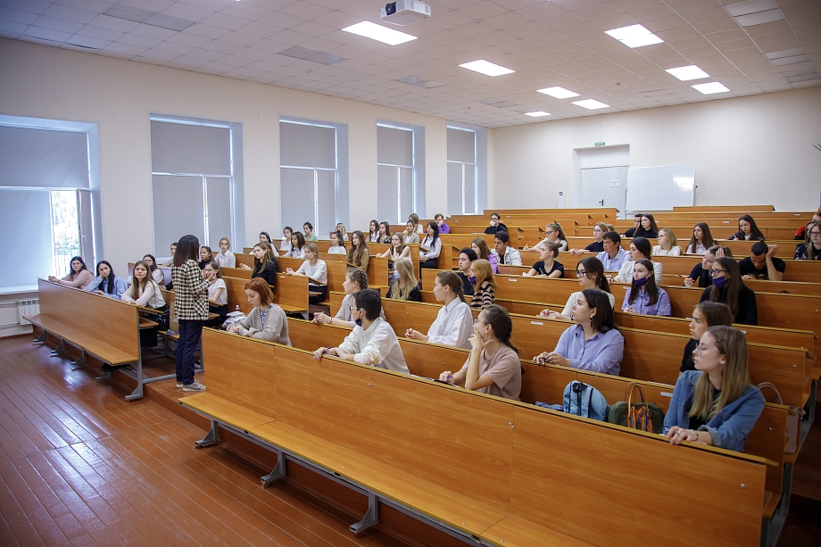 «На государственном уровне чуть ли не вырастили поколение потребителей, которым все должны, а они ничего не должны» «На государственном уровне чуть ли не вырастили поколение потребителей, которым все должны, а они ничего не должны»