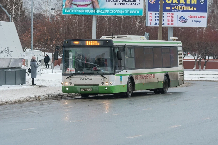 «Гармошки», газельки и НЕФАЗы – на чем перевозили челнинцев в разные годы (фото)