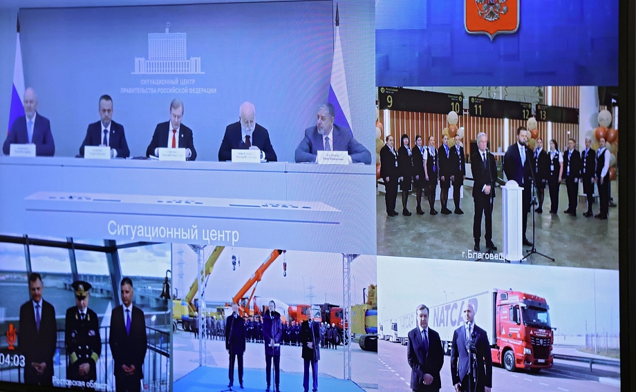 Владимир Путин запустил первый беспилотный КАМАЗ по трассе М-12