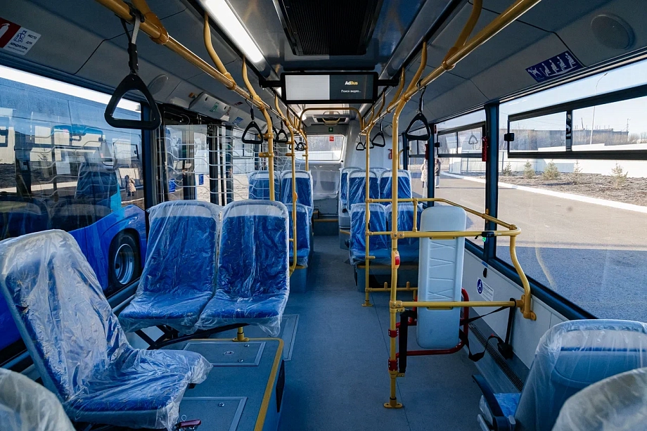 «Гармошки», газельки и НЕФАЗы – на чем перевозили челнинцев в разные годы (фото)