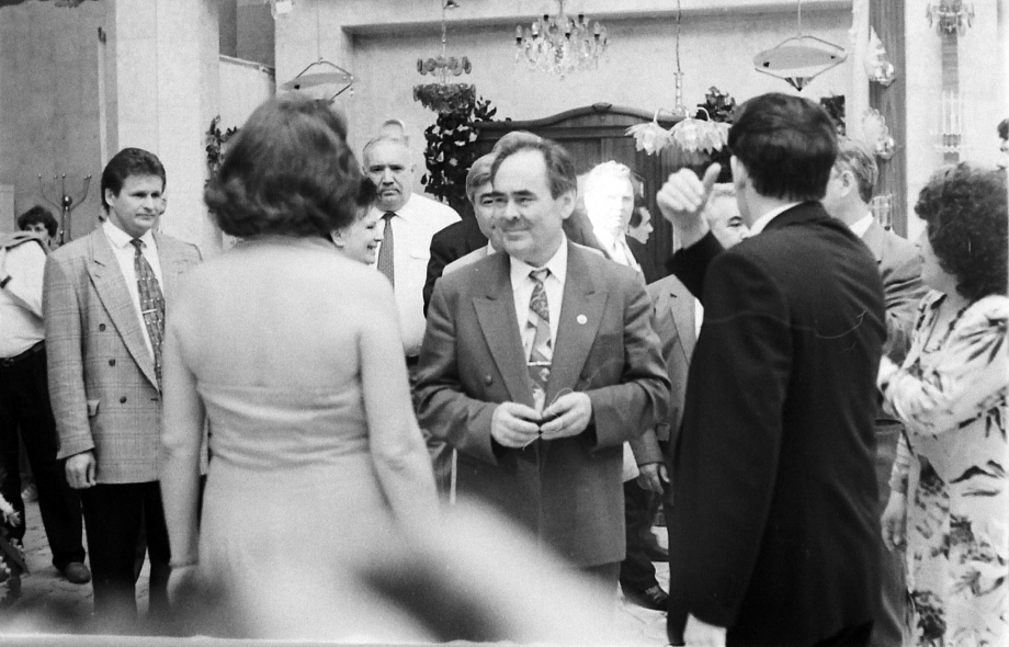 Минтимер Шаймиев в Челнах в 90-е годы – фото из архивов Николая Туганова