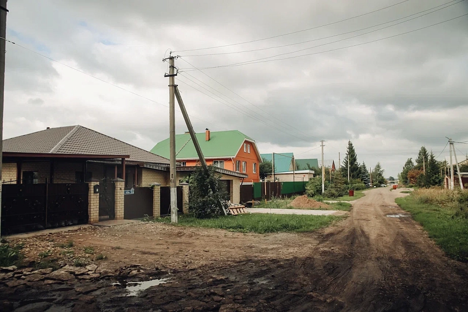 «Рыбное хозяйство под откос пойдет! Видите, какой стал уровень воды? Все краснокнижные животные погибнут!»