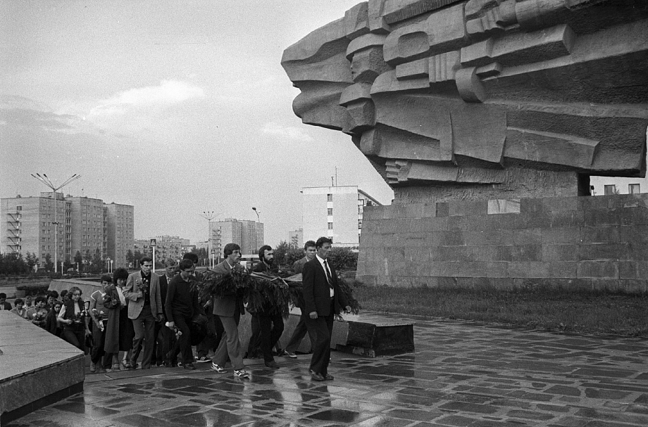 Фото: как в Челнах 40 лет назад проходил митинг в День памяти и скорби Фото: как в Челнах 40 лет назад проходил митинг в День памяти и скорби