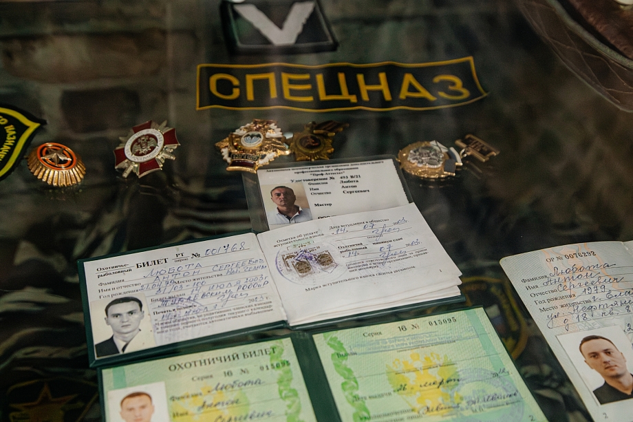 «К краповому берету могут прикасаться лишь те, кто имеет право его носить…и родственники погибшего» «К краповому берету могут прикасаться лишь те, кто имеет право его носить…и родственники погибшего»