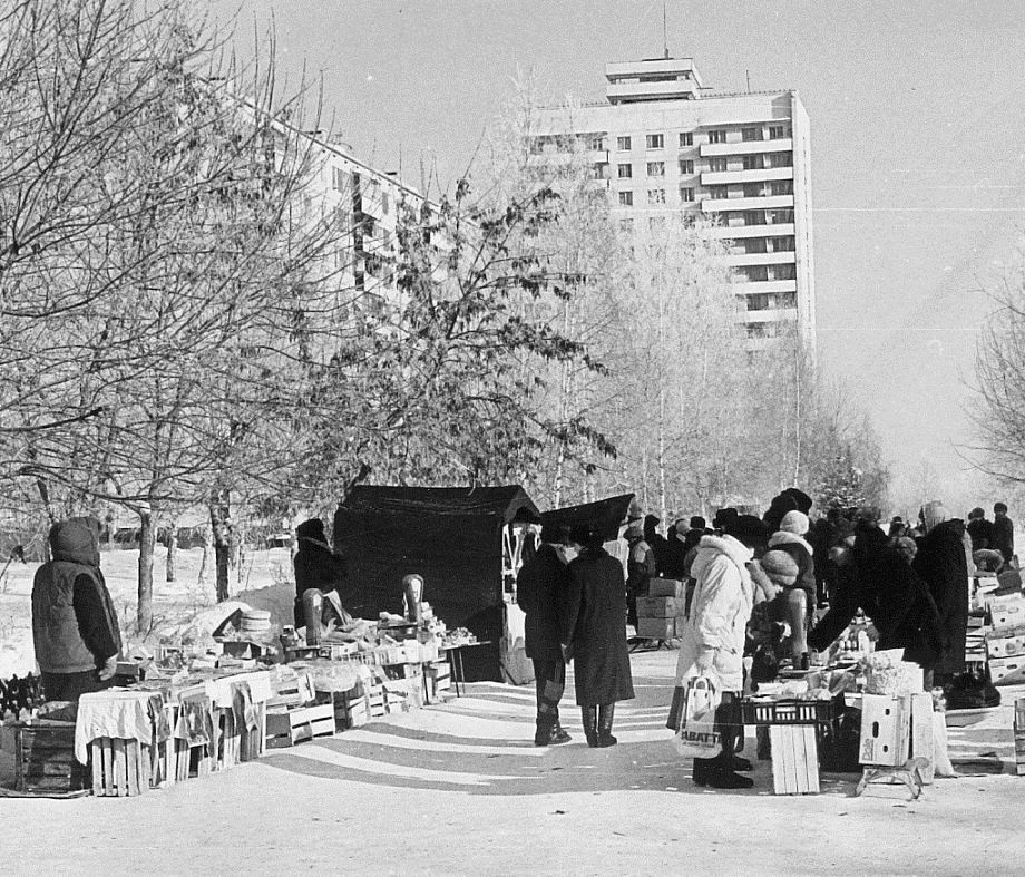 Семечки в кульках: как 35 лет назад власти Челнов регулировали уличную торговлю