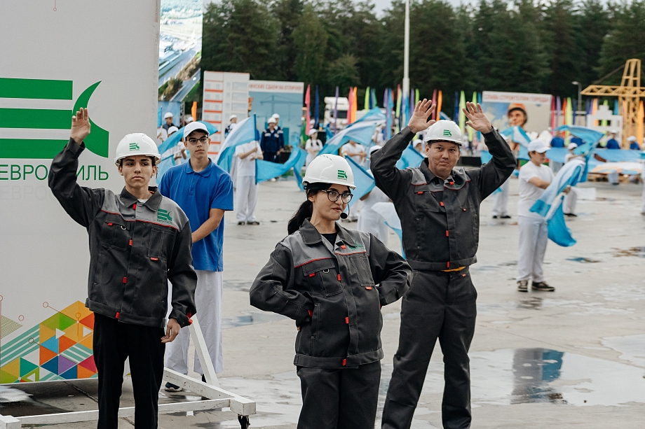 Как в Челнах отметили День строителя: выставка, награды и концерт