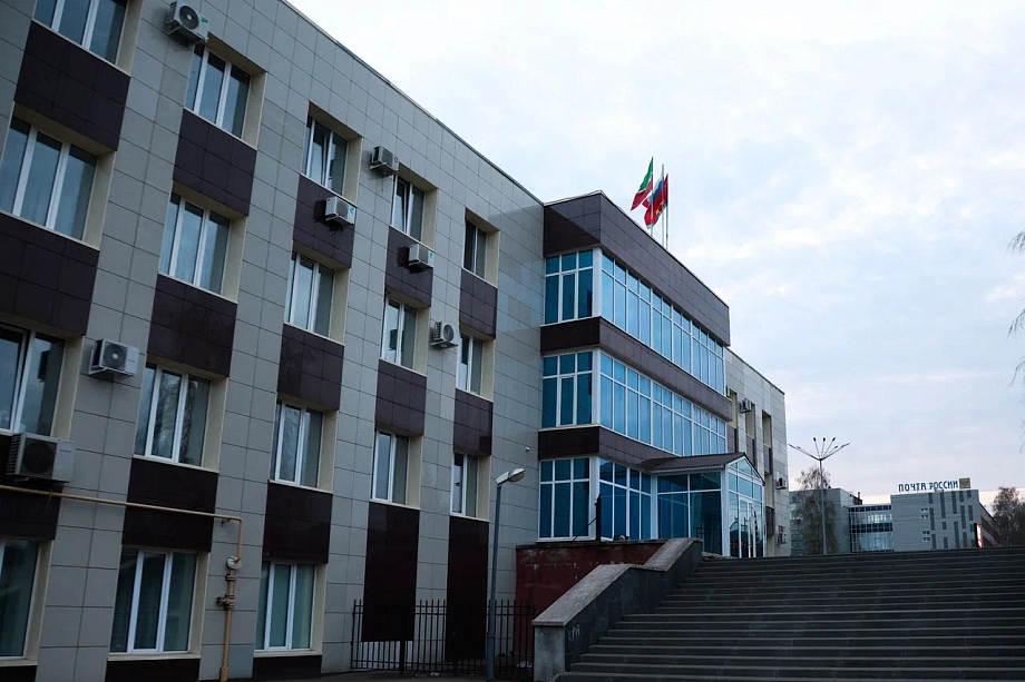 «Рыбное хозяйство под откос пойдет! Видите, какой стал уровень воды? Все краснокнижные животные погибнут!»