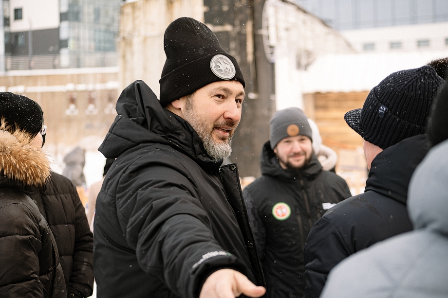 Олег Коробченко окунулся в иордань на Мелекеске в Челнах (фото)