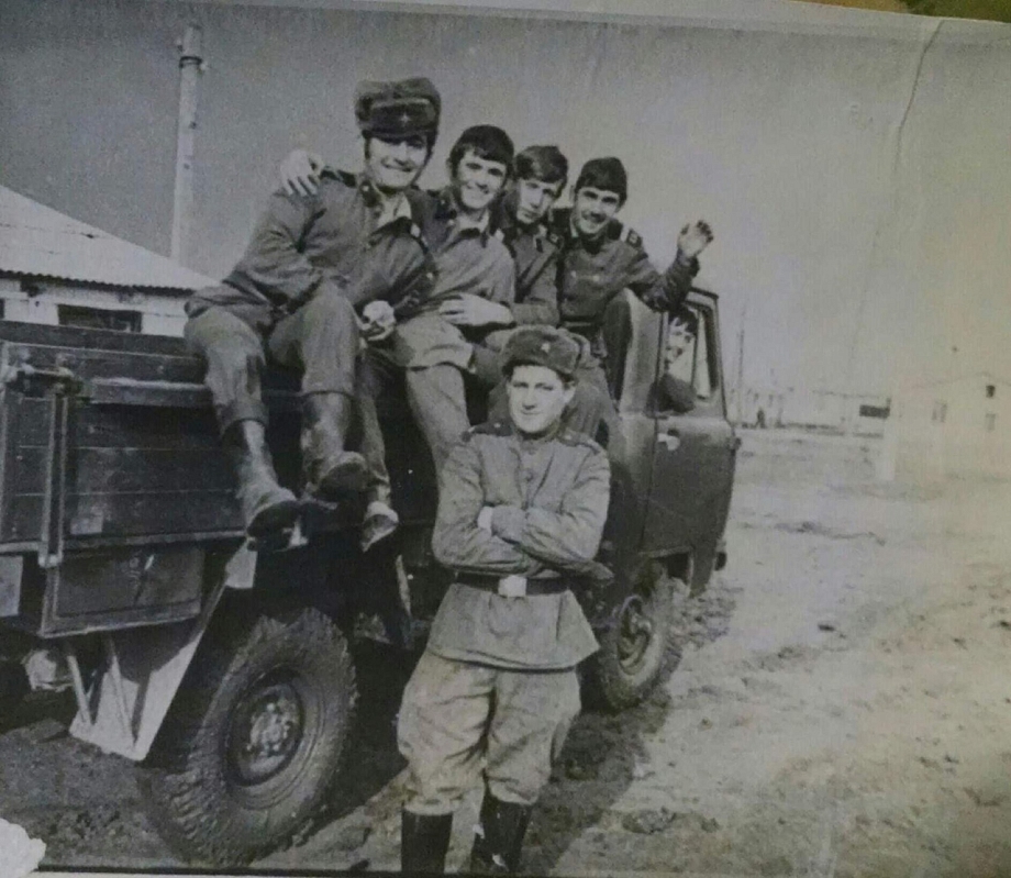 Архив: солдаты военной части, которая существовала в Челнах до 90-х