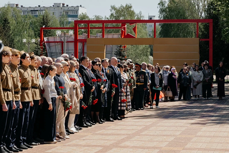 В Челнах торжественно открыли бюст Героя России Сергея Чебнева (фото)