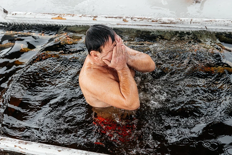 Как в Челнах проходят купания на Крещение Господне (фото)