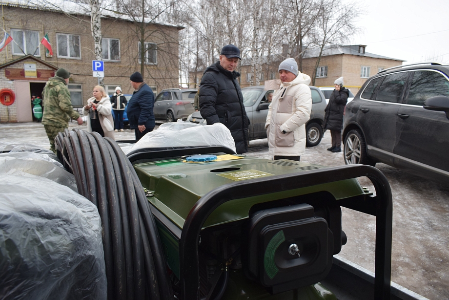 Камаев отправил служащим в зоне спецоперации баню на колесах
