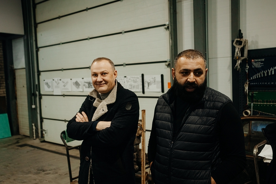 «Из Москвы звонят по поводу этой машины, но я не отдам. Я чувствую, это не истинные ценители» «Из Москвы звонят по поводу этой машины, но я не отдам. Я чувствую, это не истинные ценители»