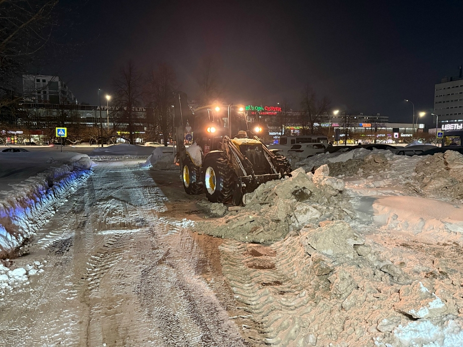 Салахов проинспектировал уборку дорог в Челнах: «Работы ведутся без пауз»