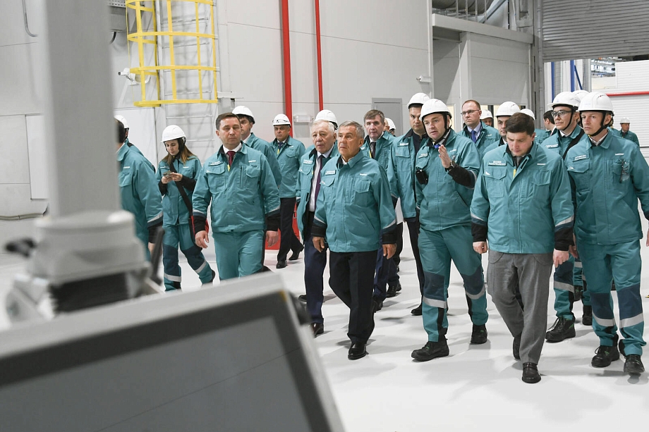 Фото: Рустам Минниханов по случаю Дня химика посетил Нижнекамск 
