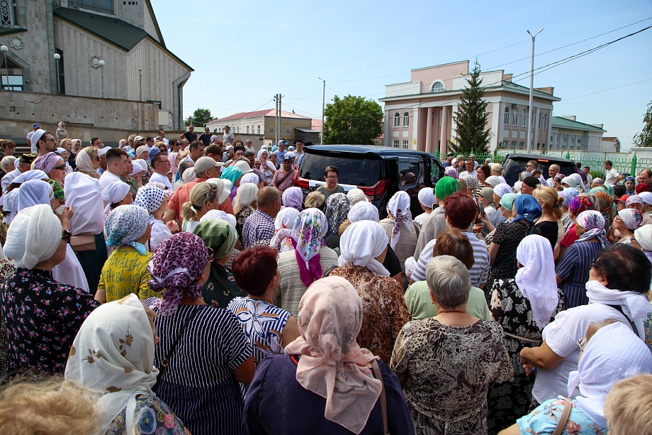 В Челнах прощаются с владелицей клиники «Здоровье» Сагдеевой (фото)