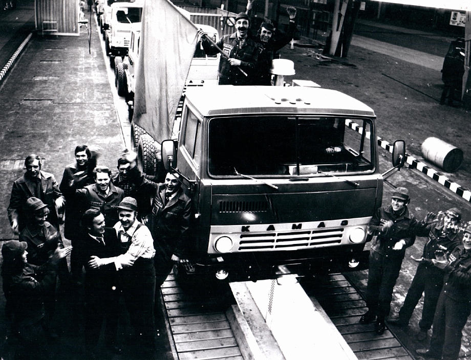 В Челнах сегодня празднуют 50‑летие со дня выпуска первого грузовика КАМАЗ