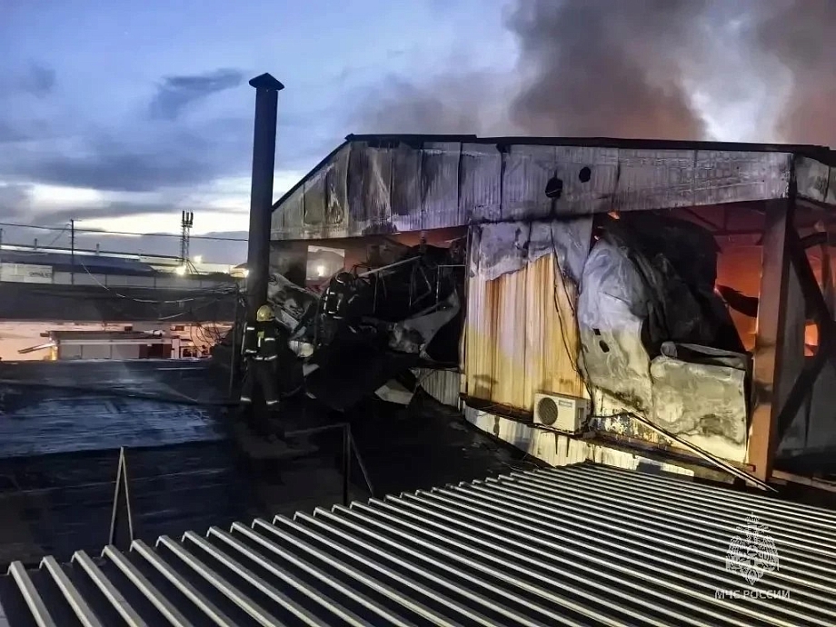 Пожар на базе «Закамье» в Челнах охватил 600 квадратных метров 