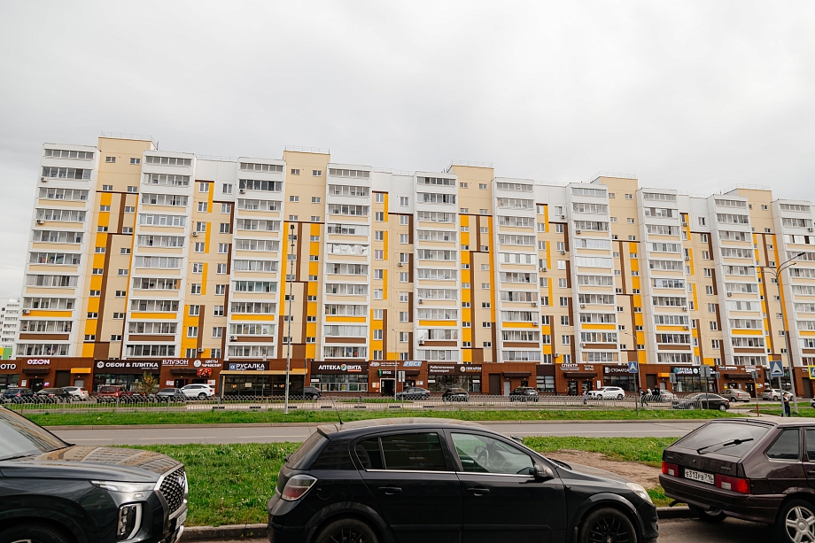 Фото: как алкомаркеты и магазины, торгующие табаком, заполоняют новые ЖК