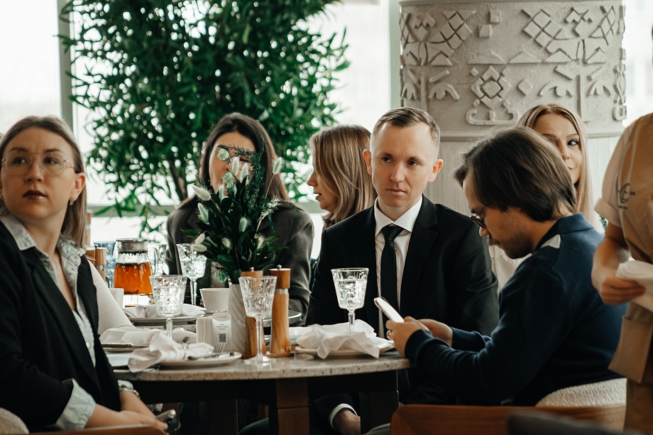 Гараев на бизнес-завтраке Дариной: «Ужаться и забыть про сверхприбыль»