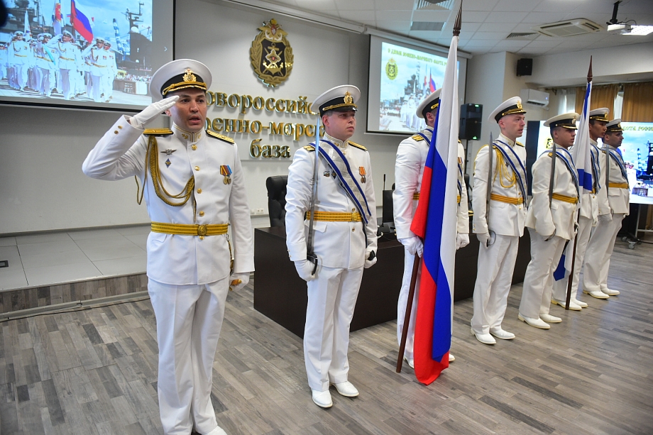 Магдеев на Черноморском флоте посетил ракетный катер «Набережные Челны» 