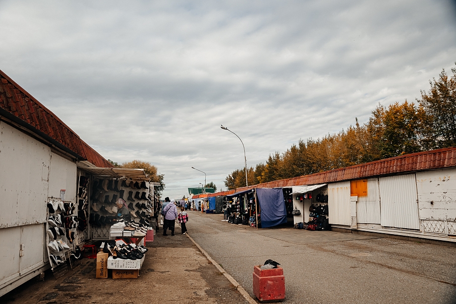 Вчера и сегодня: что осталось от уличной торговли на ГЭСовском рынке (фото)