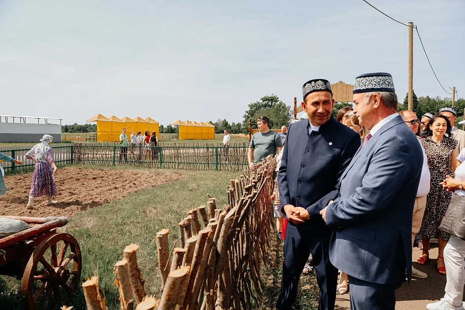 Ханифов, Салахов, Мингазов – кто приехал на Сабантуй в Тукаевский район