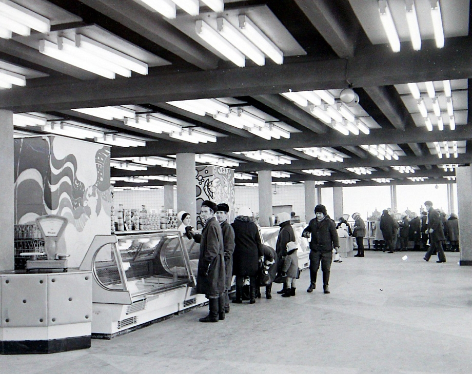 «Детский мир», Дом быта и универсамы – какими были ТЦ 70-х годов в Челнах