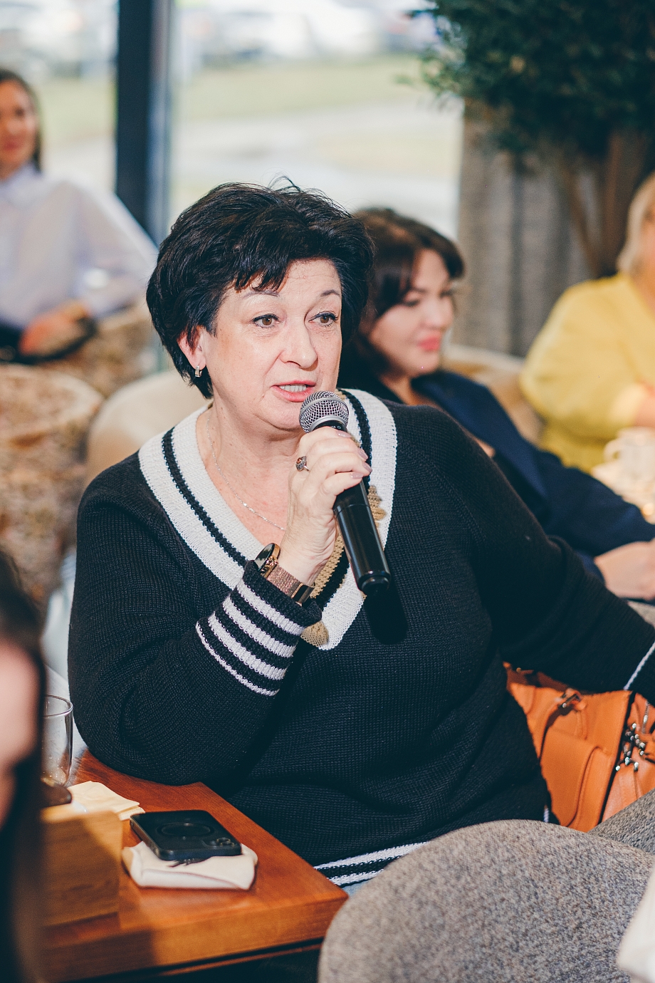 Встреча «Про это» с Тановой: зачем Дарина удалила из зала фотографа и оператора