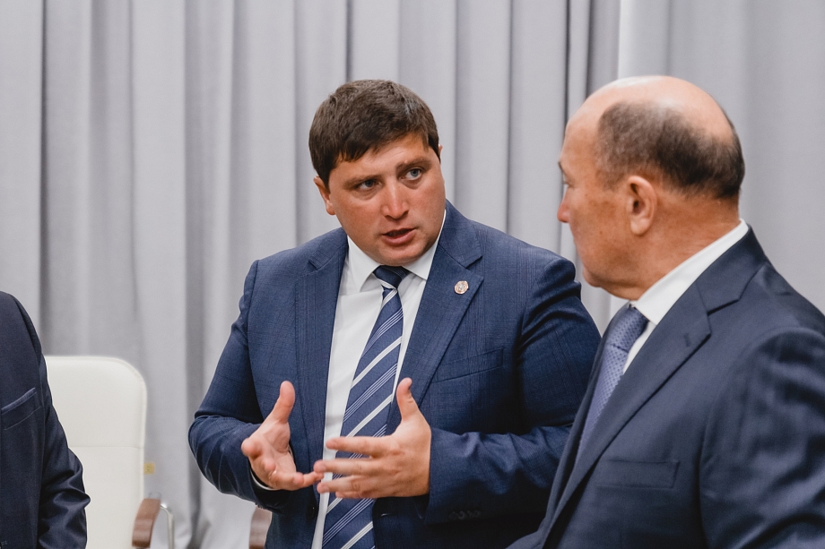 «Все в руках руководителей. Кто хорошо работает, тот стабильно работает. Если будут вопросы к трудовой деятельности…»