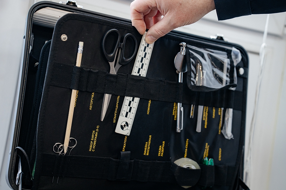 «Почти половина преступлений раскрывается по оставленным следам. В основном это руки»