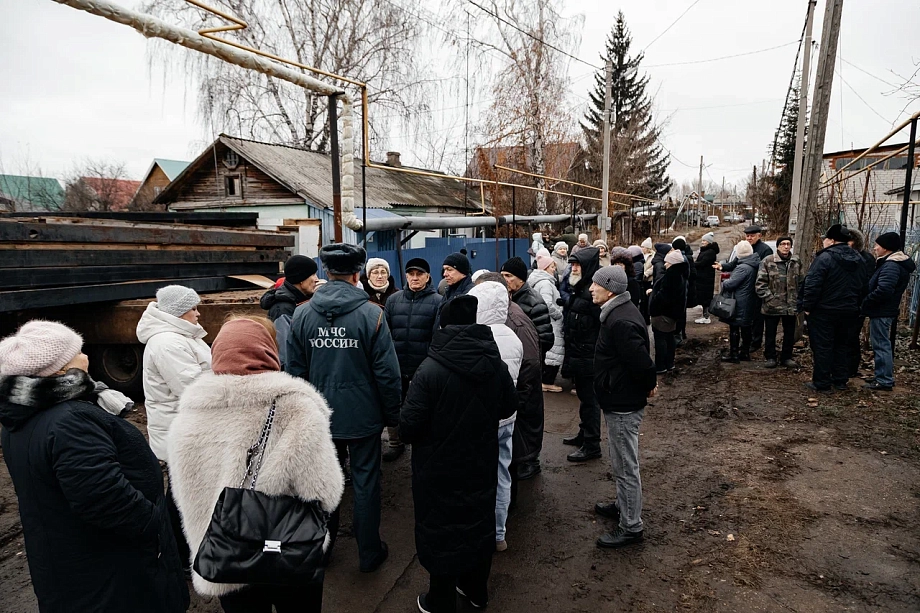 Противники Козловой вышли на улицу, чтобы показать властям ее «общежитие»