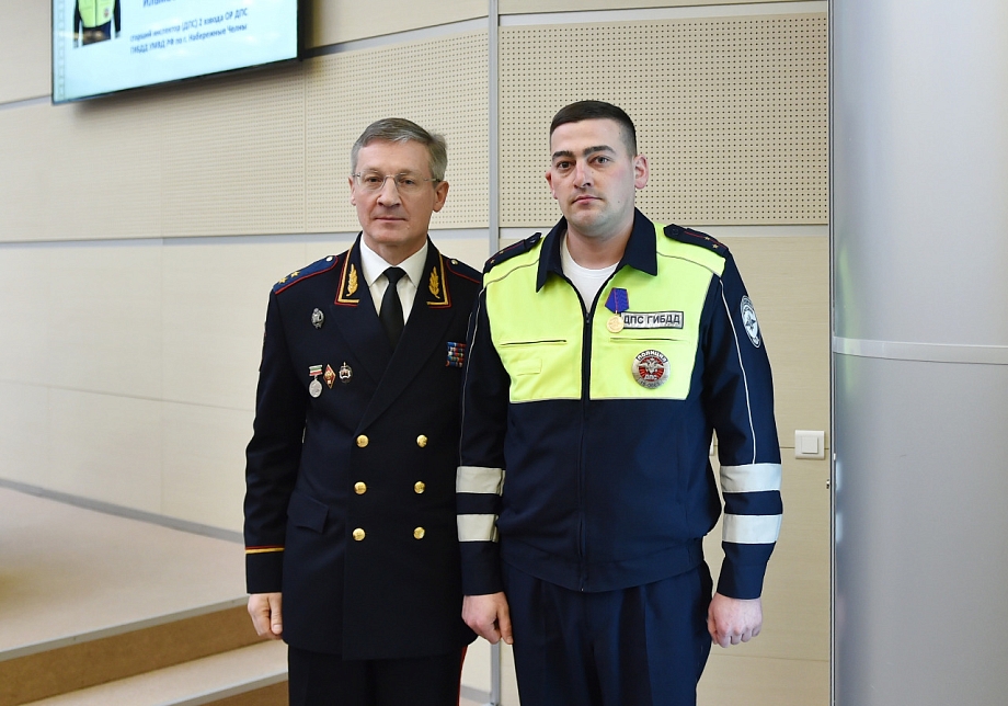 Радий Кадиков награжден медалью МВД России «За доблесть в службе»